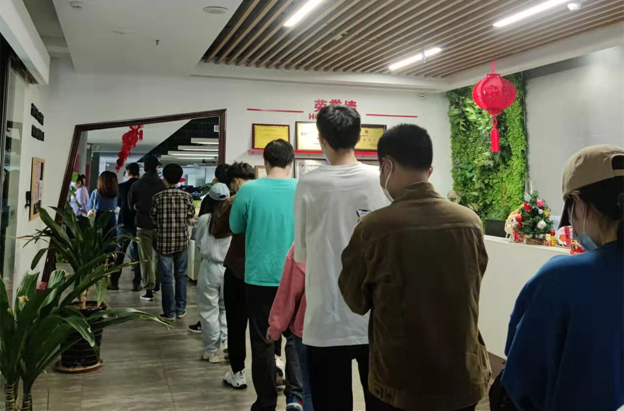 疫情防控进行时！畅玩集团组织全员核酸检测
